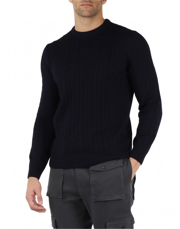 FAMA - ROUND NECK SWEATERS