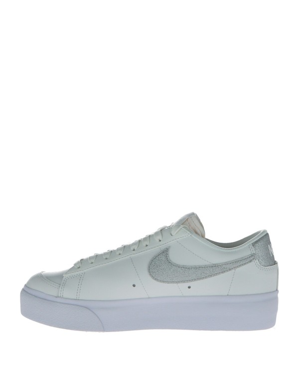 NIKE WOMEN SNEAKERS